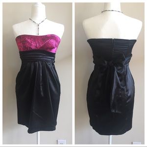 ❌❌SOLD❌❌ Black and fuchsia dress with pockets